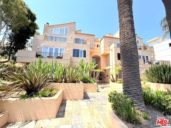 Photo - 1018 4th St Unit 304