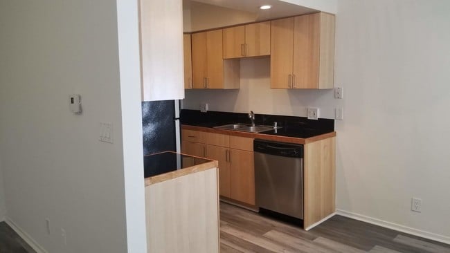 Photo - 5302 Comercio Ln Unit 5