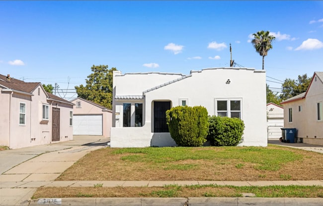 Photo - 2925 W Shorb St
