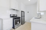 Photo - 323 E Chestnut St
