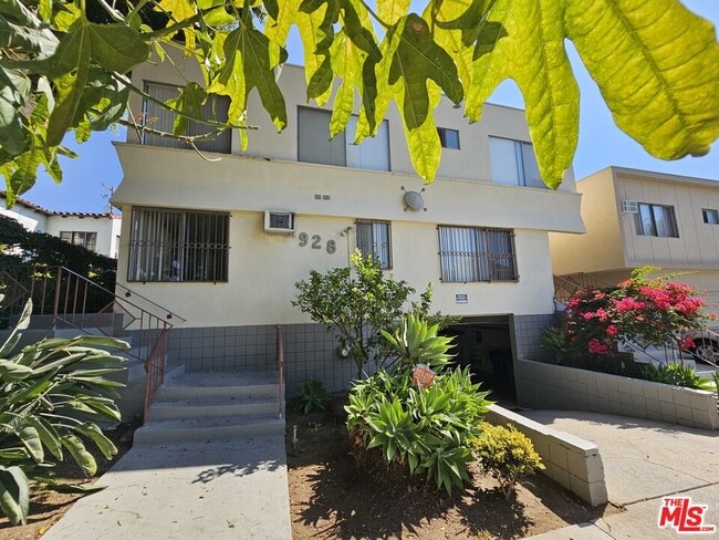 Building Photo - 928 N Ogden Dr Unit 9