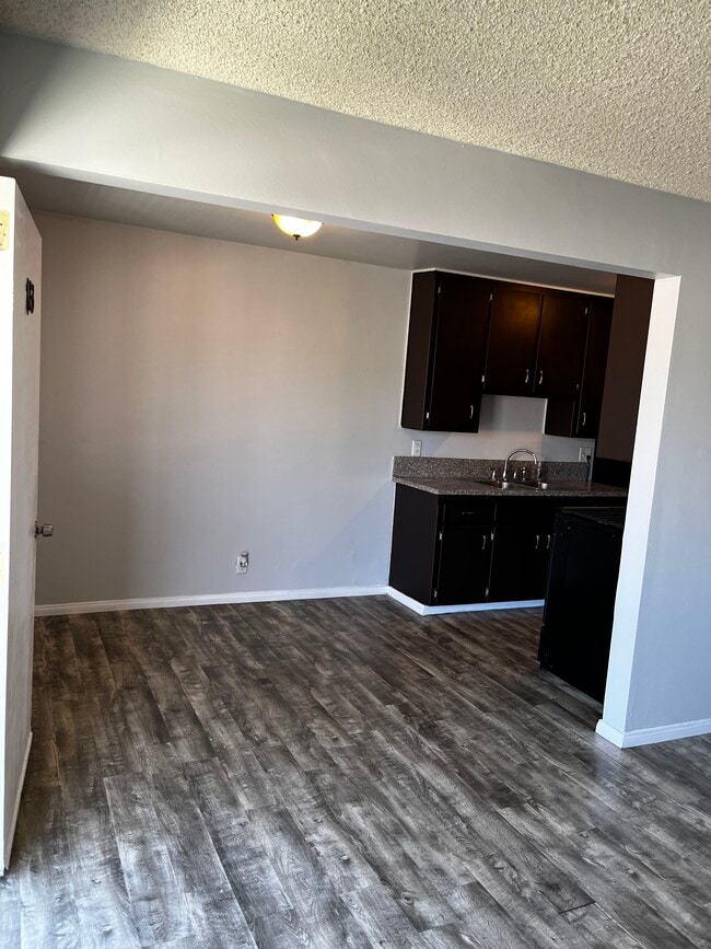 Building Photo - 783 Karesh Ave Unit 783