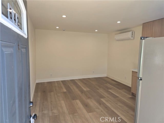 Photo - 642 W Glenoaks Blvd