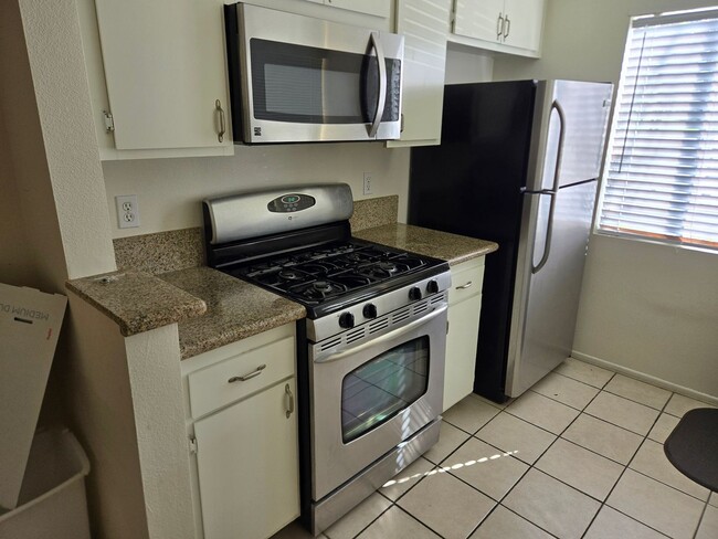 Photo - Lovely Ground Level 1 Bedroom 1 Bathroom In Irvine
