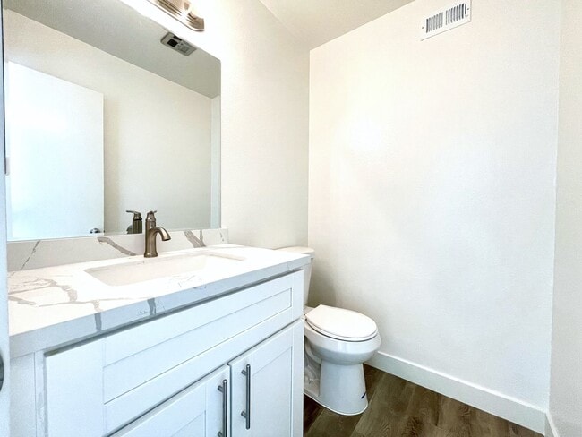 Photo - Fully Remodeled Fire Mtn. Townhome w/ Garage!