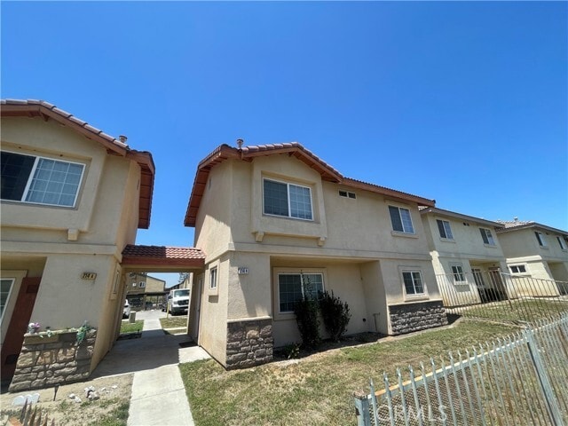 Photo - 214 N Spruce Ave Townhome