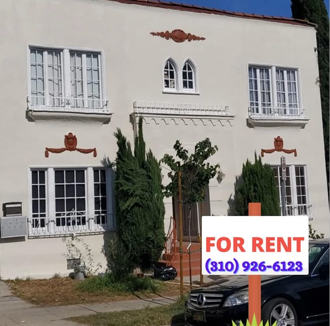 Building Photo - 2006 N Commonwealth Ave Unit 2008 12