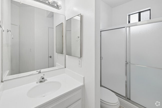 2BR, 2BA - 1,150SF - Primary Bathroom - Dicken's Court Apartments