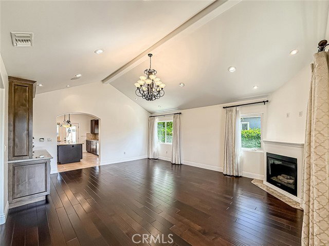 Photo - 5960 Balcom Ave