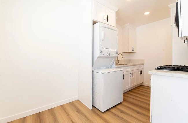 Photo - Rose Apartements Unit 1A