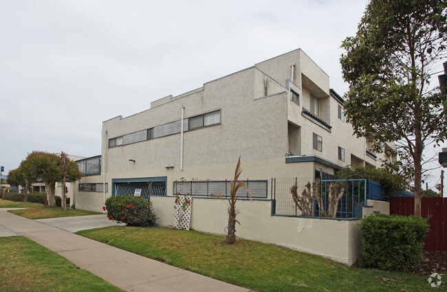 Photo - The Courtyard Apartments