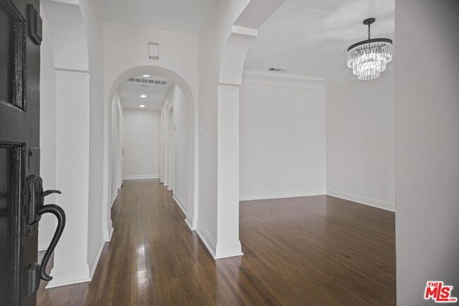 Photo - 1148 S Stanley Ave