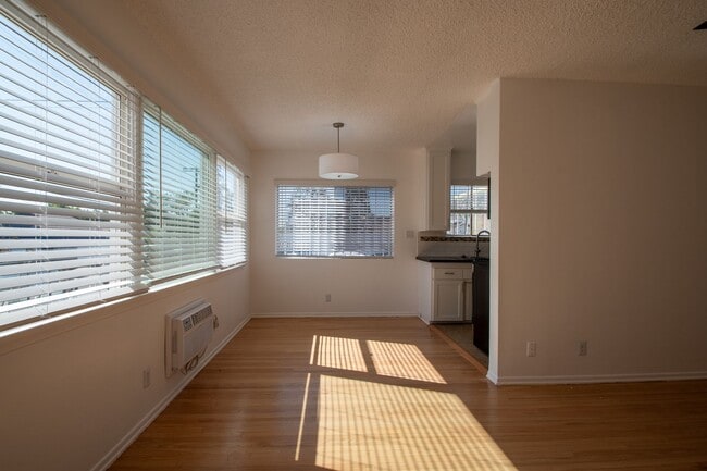 Photo - 5915 Fair Ave Unit 5913
