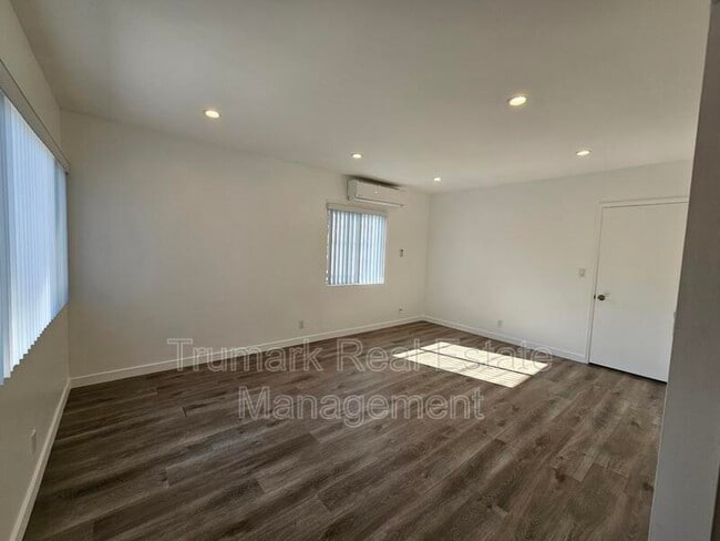 Photo - 2936 Honolulu Ave Unit D