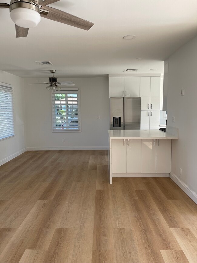 Photo - 7721 Chimineas Ave