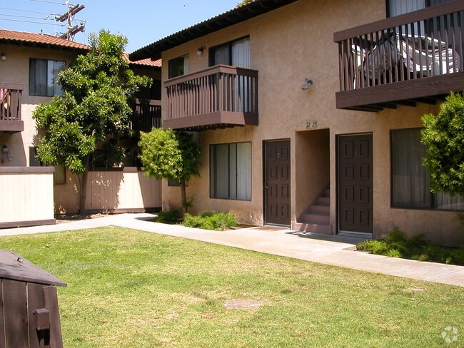 Monte Vista Townhomes II - San Buena Ventura