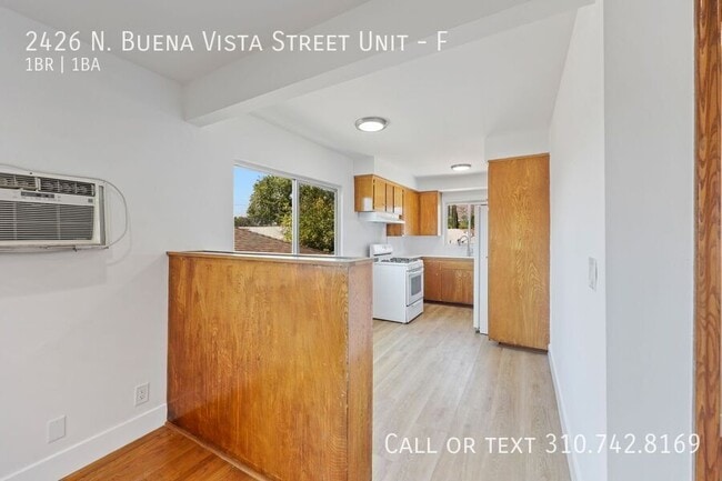 Building Photo - 2426 N Buena Vista St Unit F