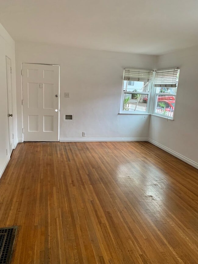 Photo - 155 Unit 155-2334