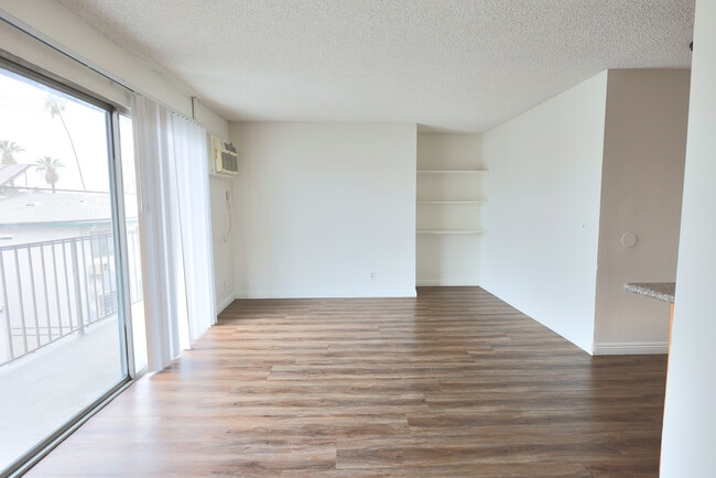 Building Photo - 123 Mariposa N Ave Unit 16