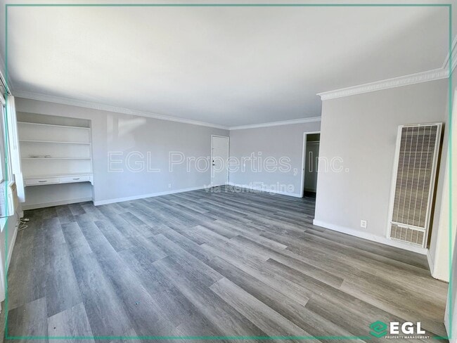 Photo - 1235 Havenhurst Dr Unit 6