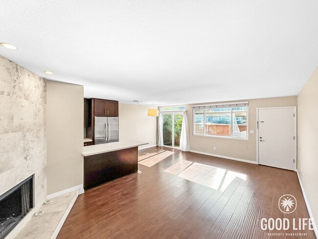 Photo - Beautiful 3B/2BA condo with Washer/Dryer & Large Backyard in Midway District! Unit 2