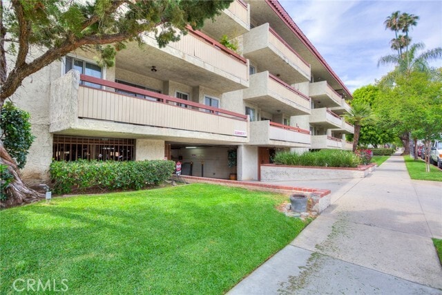Building Photo - 125 S Sierra Madre Blvd Unit 104