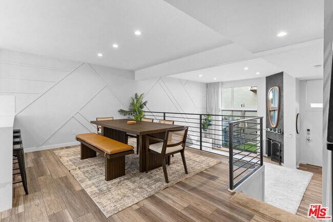 Photo - 4360 Glencoe Ave Unit 2