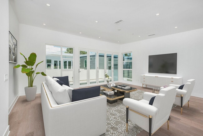 Photo - 857 1/2 Hyperion Ave