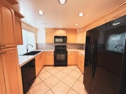 KITCHEN - 1603 Augusta Plz Unit 1603