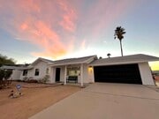 Fully renovated desert oasis - 7084 Hillview Rd House
