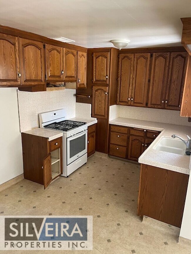 Photo - Inviting 2 Bedroom Home ready and available for rent!