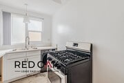 Photo - 1327 Laurel Ave Unit 5