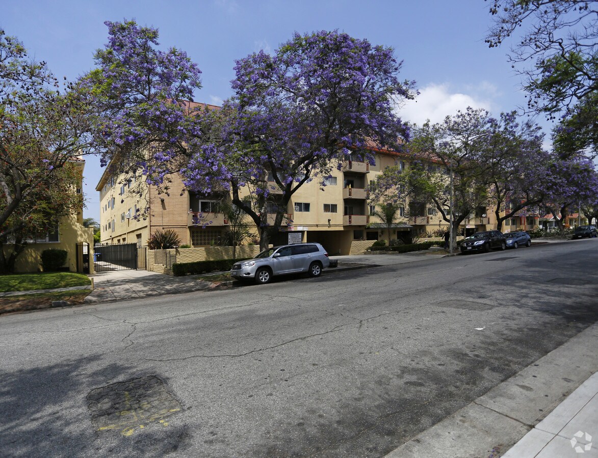 Manhattan Plaza Apartments - Manhattan Plaza Apartments