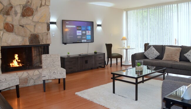 Living Room - 813 15th St Apartments Unit D