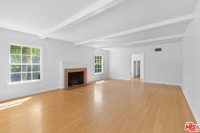 Photo - 4909 Morse Ave