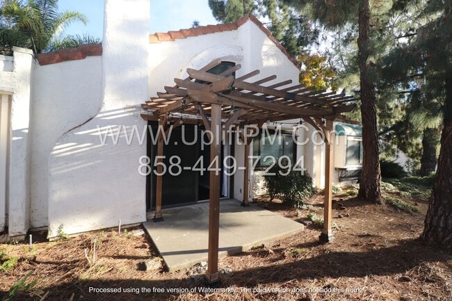 Building Photo - Large 3 Bedroom, 2 Bathroom Condo in Escondido Unit 84