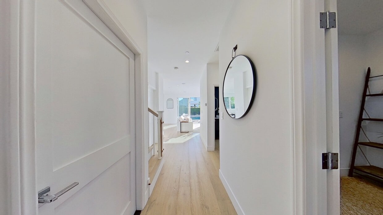 3D Tour - 9036 W 24th St