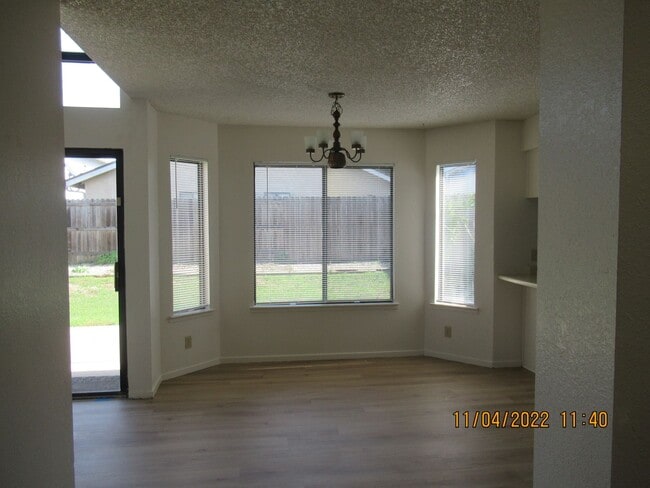 Photo - 1220 Iris Ct