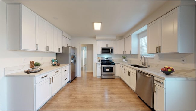 Photo - 5008 Hazeltine Ave Unit 19