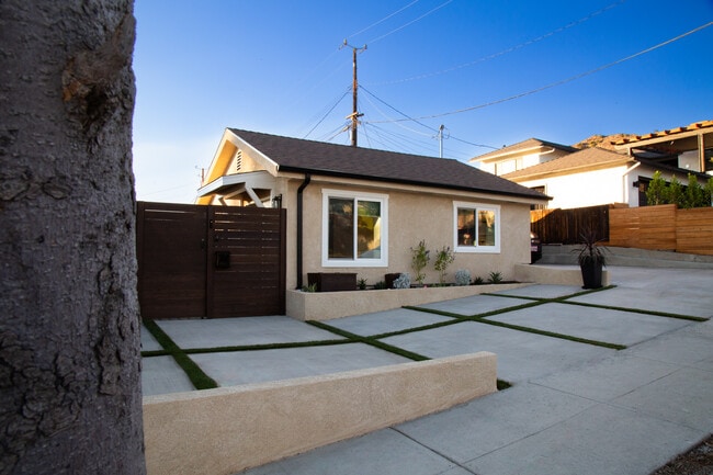 Photo - 831 Cambridge Dr