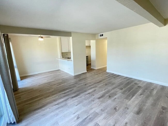 Photo - 107 Oval Rd Unit #4