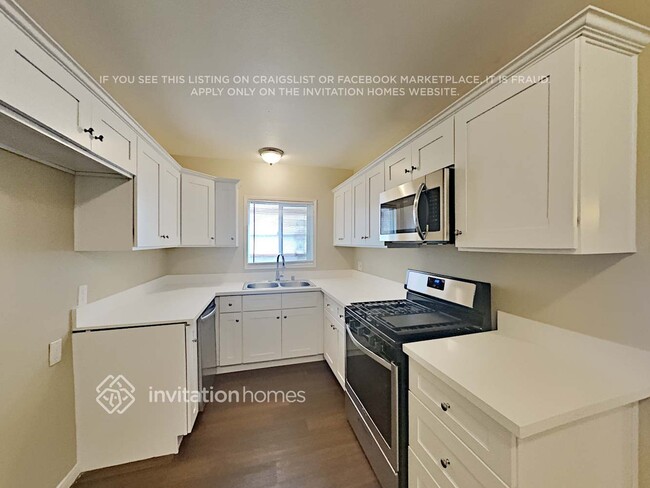 Photo - 10943 Kittridge St