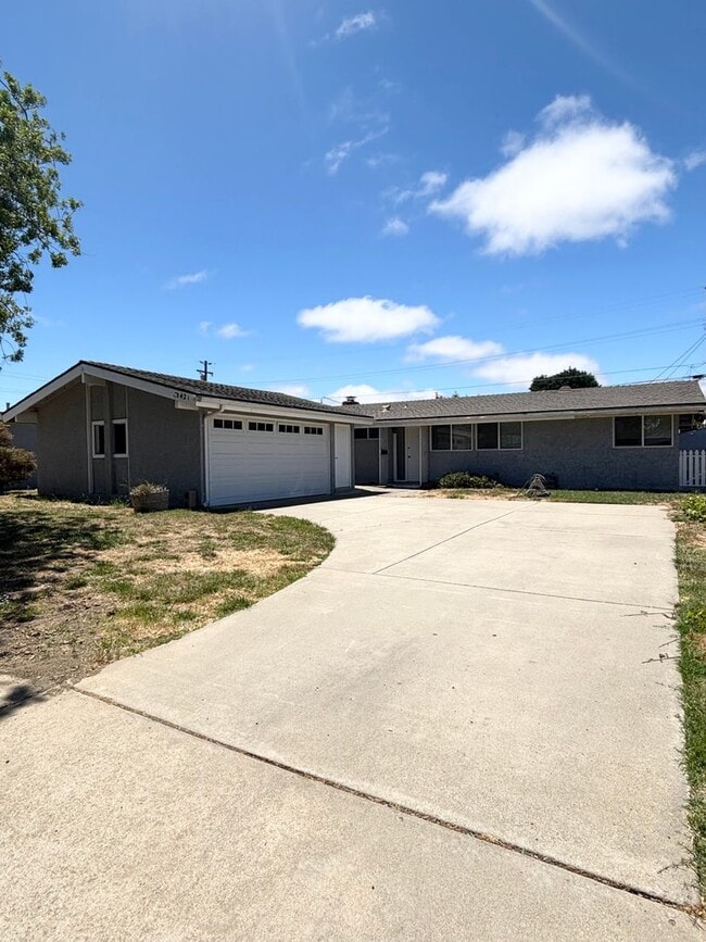 Lovely 3 Bedroom Home in Established Neigh... - Lovely 3 Bedroom Home in Established Neigh...
