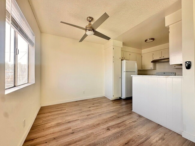 Photo - 1226 Larrabee St Unit 5