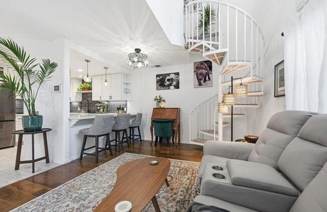 Building Photo - 744 Eastshore Terrace Unit 108