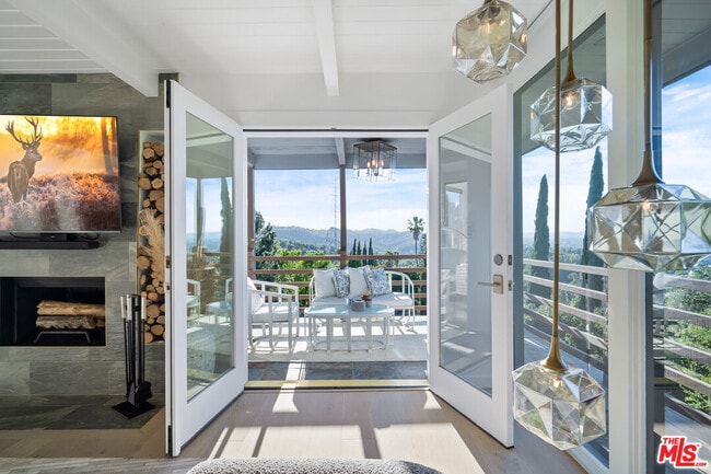 Building Photo - 3288 Wrightwood Dr