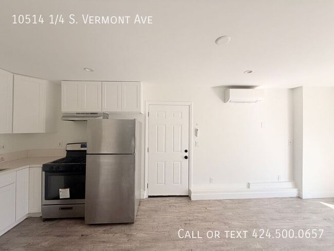 Building Photo - 10514 1/4 S. Vermont Ave-