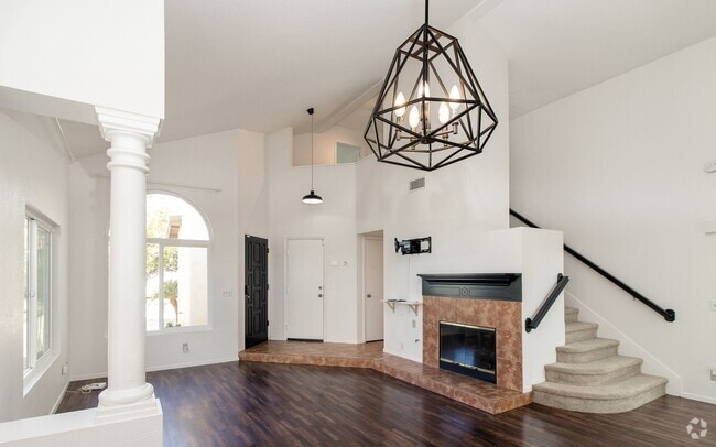 Building Photo - Updated Rancho Del Oro 3 bedroom 2 bath home