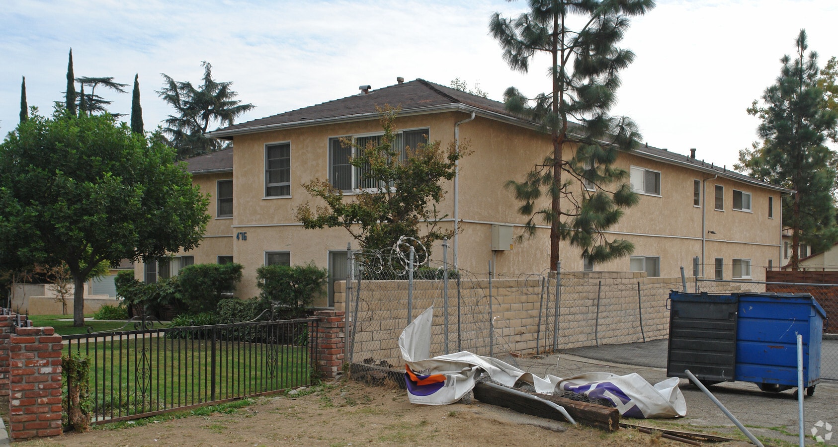 Photo - 476 Woodbury Rd Apartments