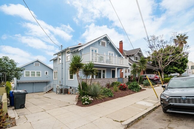 Photo - 2454 Union St